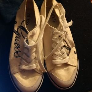 Nice Guess shoe